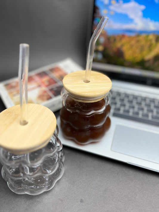 Aesthetic Ribbed Glass Tumbler with Straw & Bamboo Lid – Iced Coffee, Latte, Juice & Tea Sipper