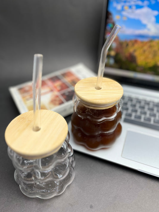 Aesthetic Ribbed Glass Tumbler with Straw & Bamboo Lid – Iced Coffee, Latte, Juice & Tea Sipper