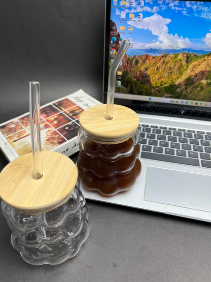 Aesthetic Ribbed Glass Tumbler with Straw & Bamboo Lid – Iced Coffee, Latte, Juice & Tea Sipper