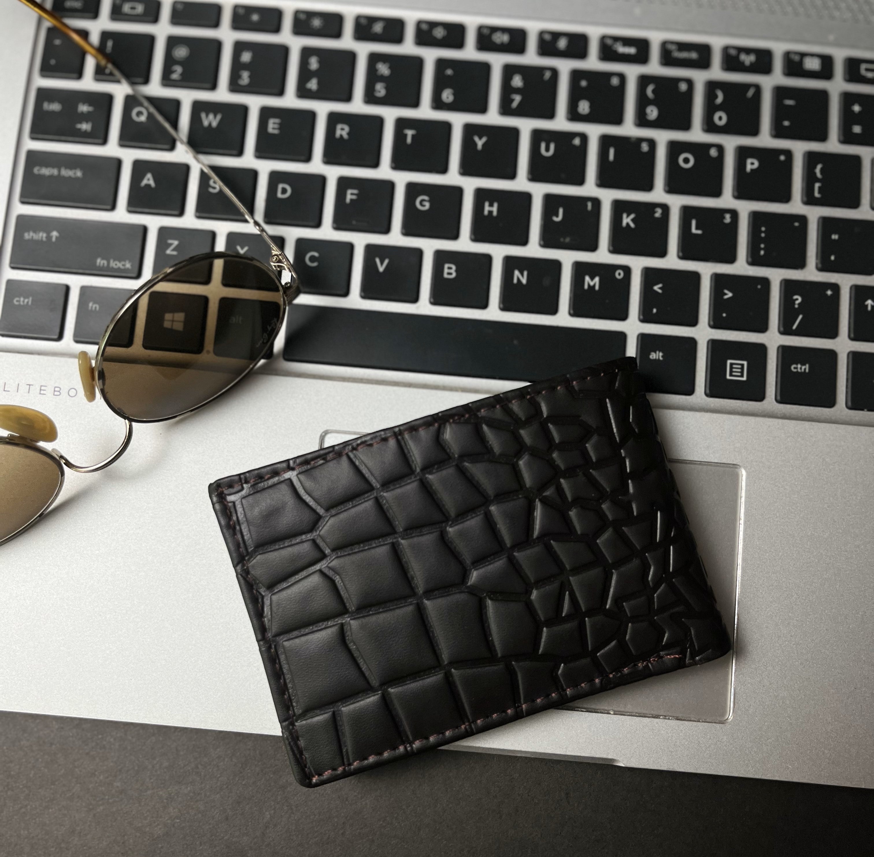 Luxury Crocodile-Textured Genuine Leather Wallet for Men – Slim, Stylish & Durable