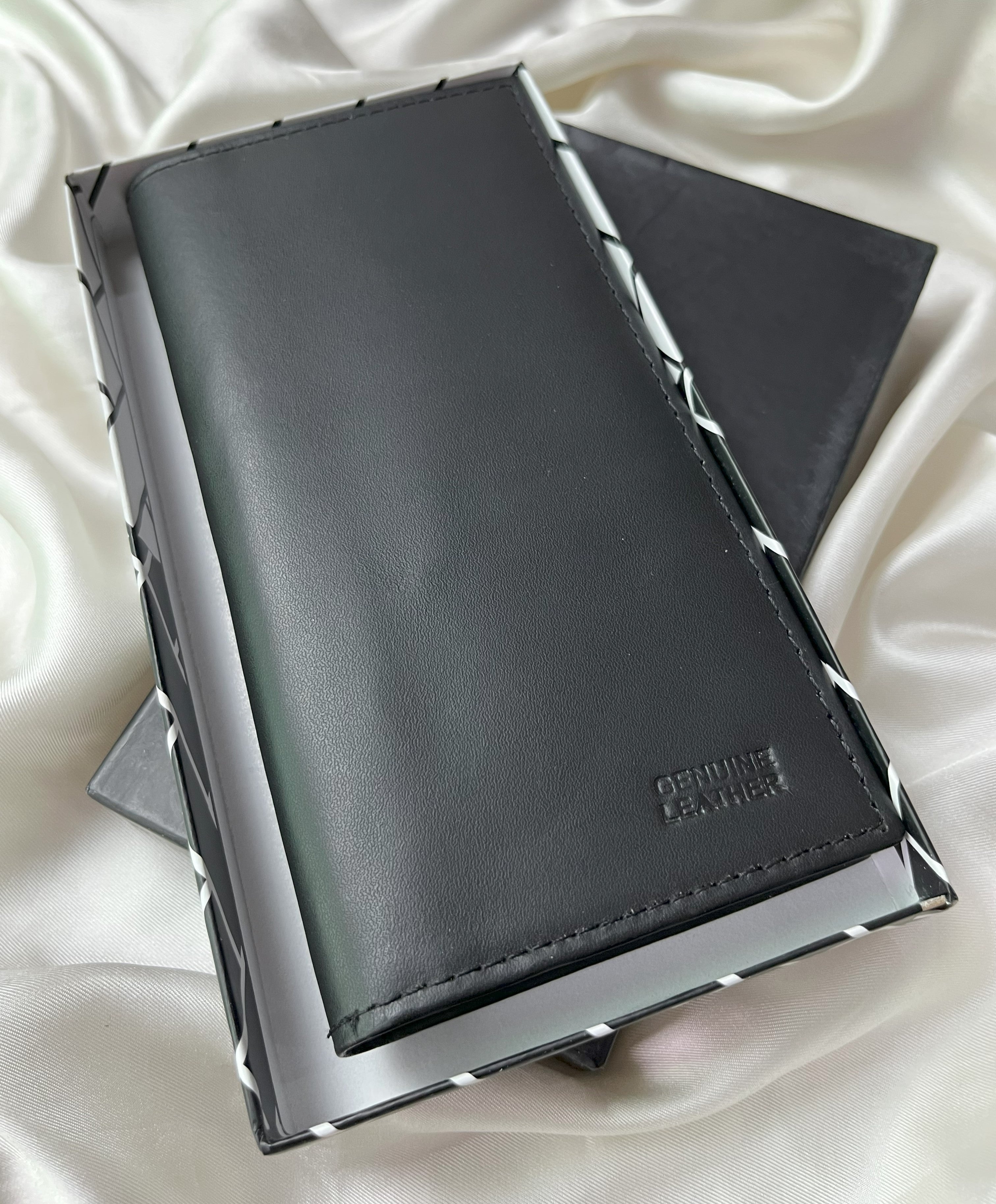 Slim Leather Long Wallet – Unisex Money & Card Holder with Elegant Design