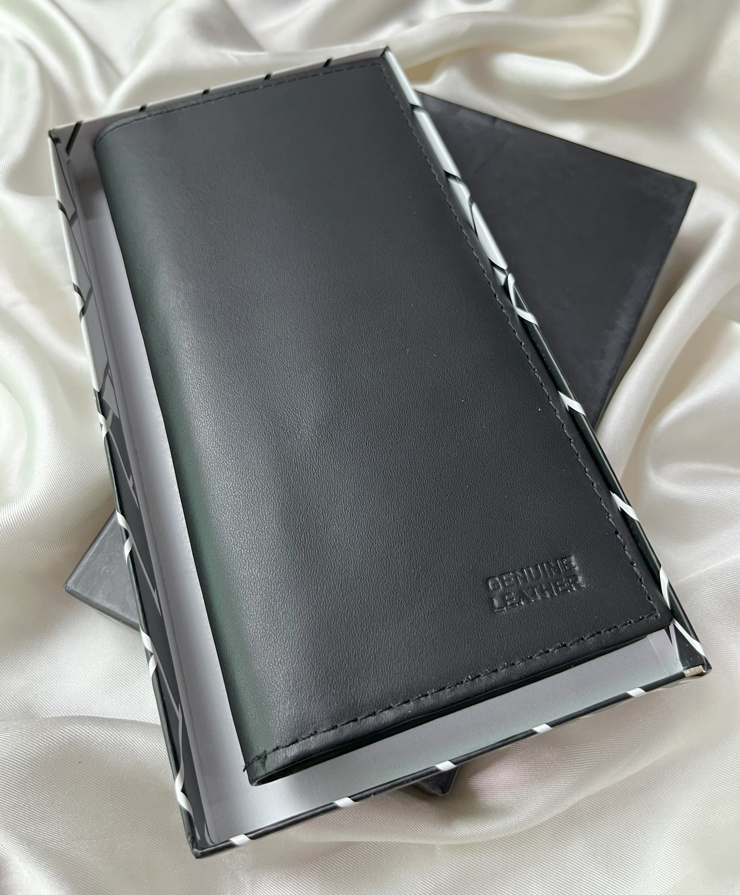 Slim Leather Long Wallet – Unisex Money & Card Holder with Elegant Design